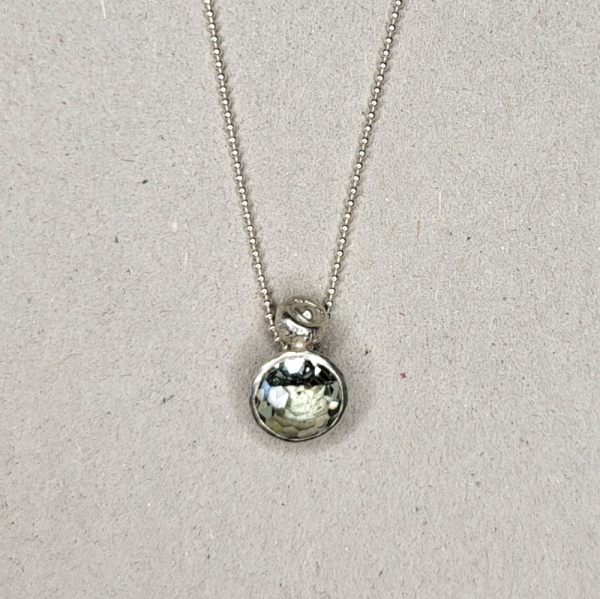 Kugelkette mit Eichelkapsel und Prasiolith